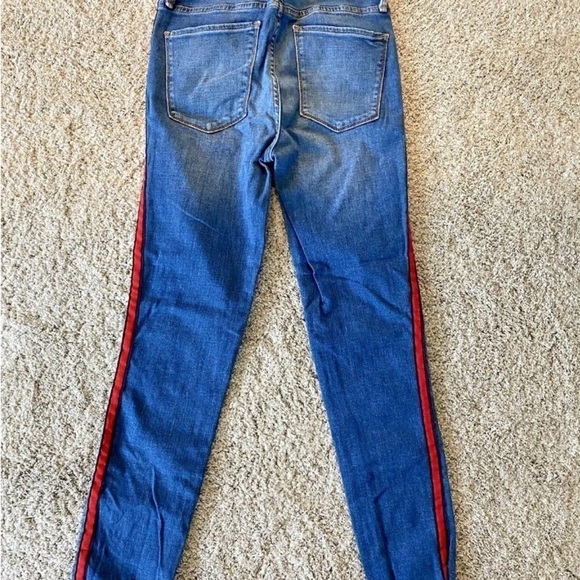Abercrombie Fitch Sz 26 or 2 Jeans Ultra High Rise Skinny Raw Hem Red Stripe - Picture 5 of 6